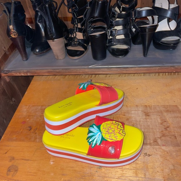 Kate Spade Pineapple sandals size 5 - Picture 2 of 4